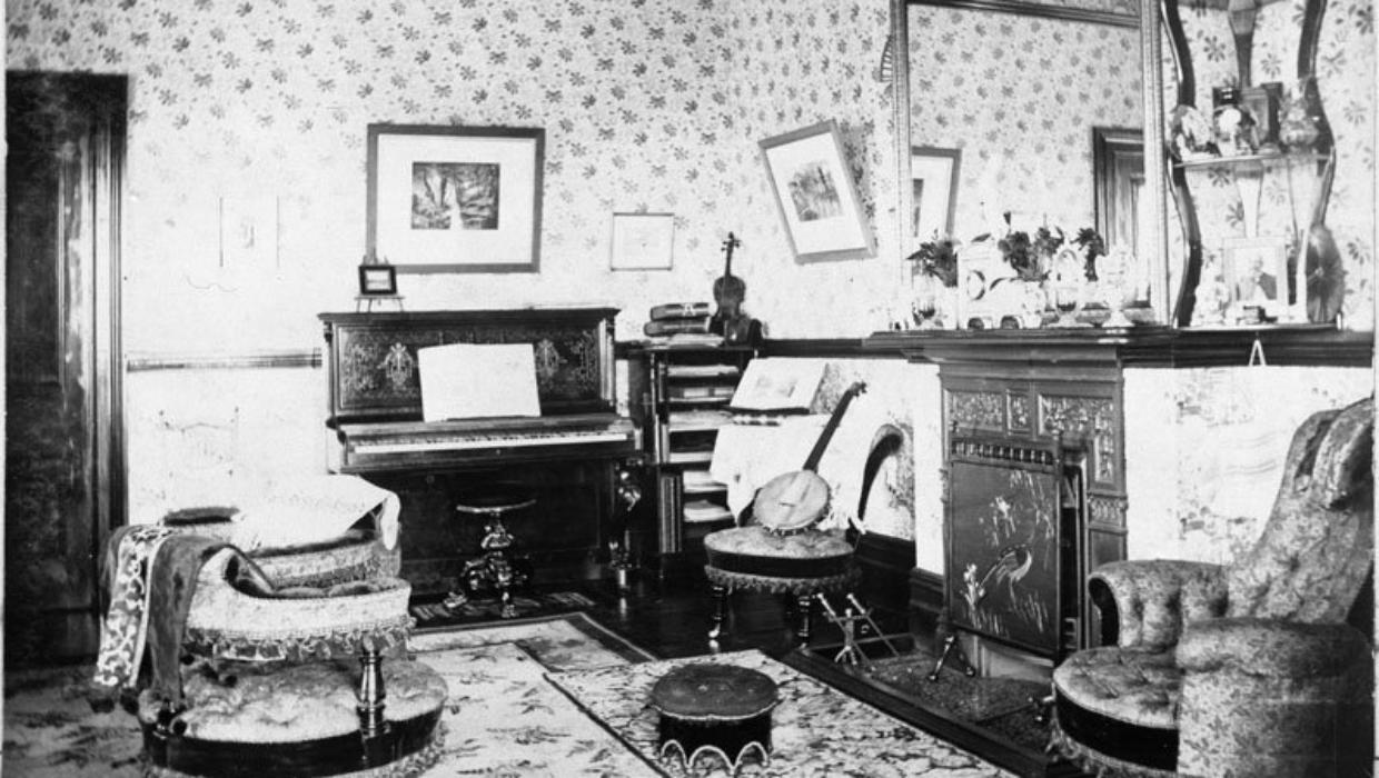 victorian drawing room